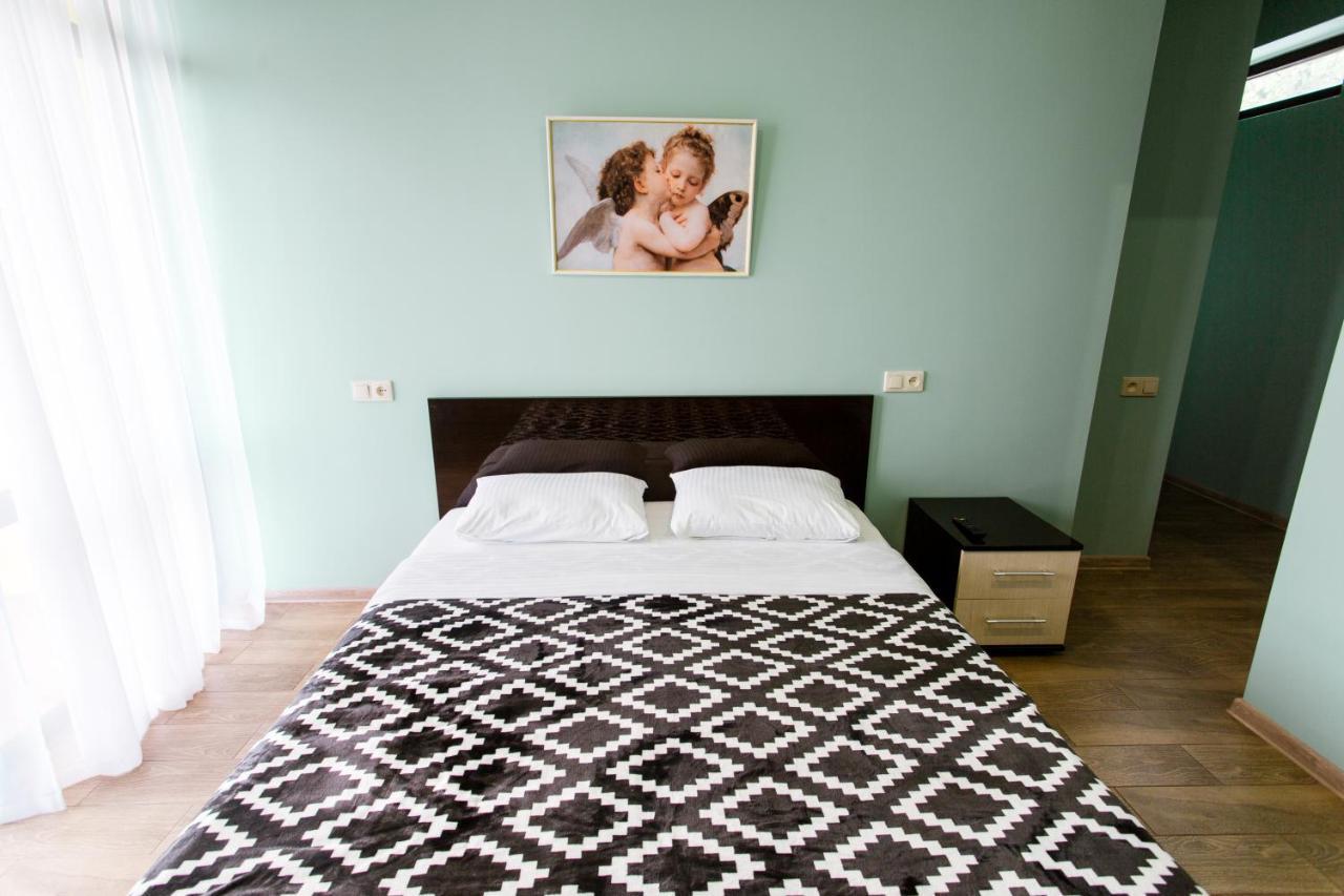 Guest House Arlen Tsandrypsh Bagian luar foto