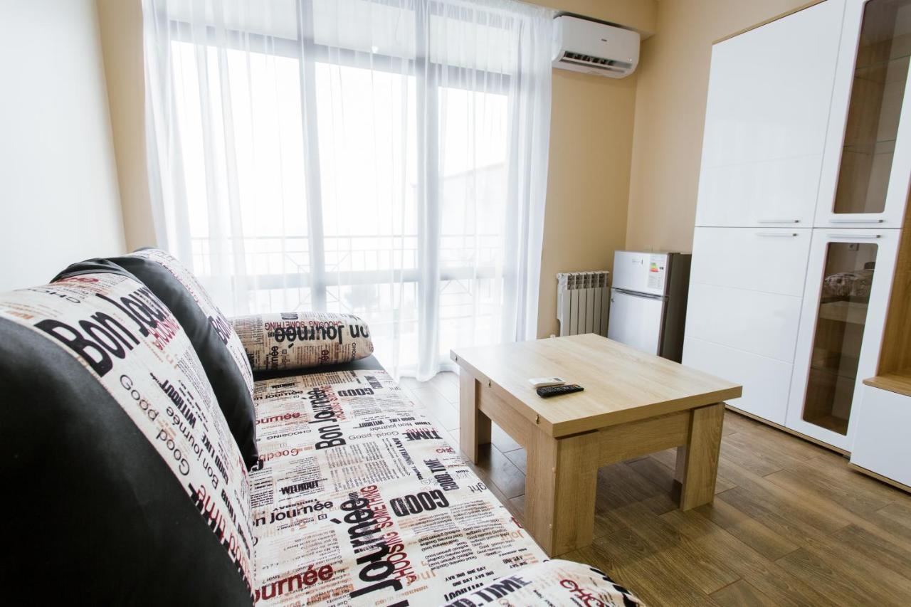 Guest House Arlen Tsandrypsh Bagian luar foto